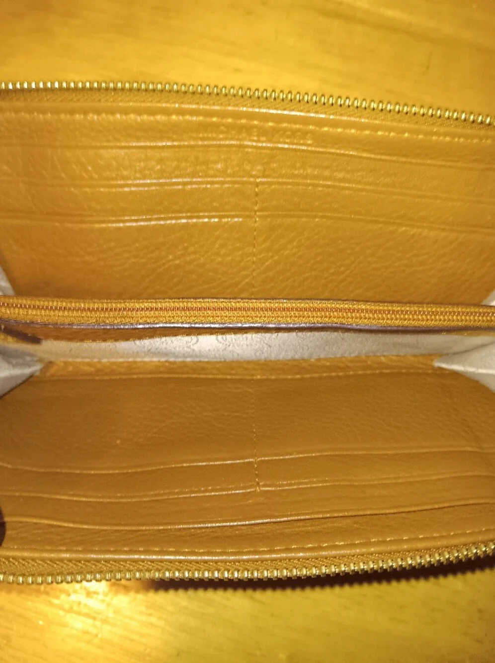 Michael Kors Leather Zippy Wallet
